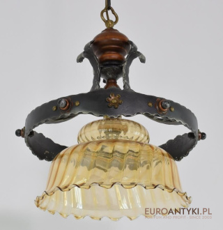 Rustykalna lampa sufitowa kuta do kawiarni pubu kuchni. Rustyk do wnętrz.