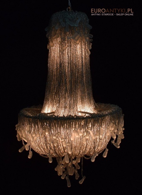 Żyrandol shabby chic glamour z koralików. Lampa sufitowa meduza. Oświetlenie vintage retro.