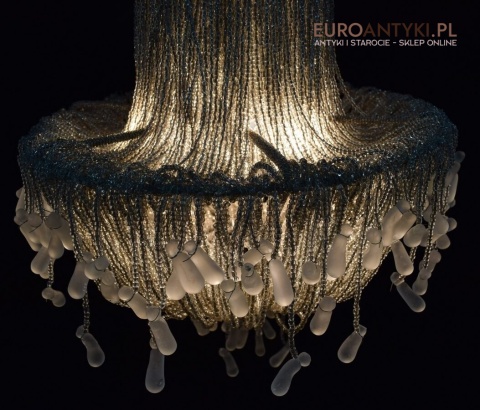 Żyrandol shabby chic glamour z koralików. Lampa sufitowa meduza. Oświetlenie vintage retro.