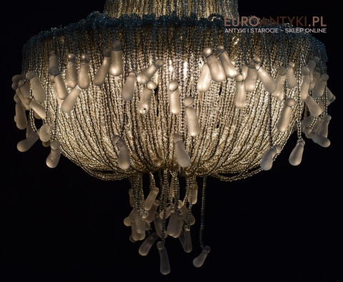 Żyrandol shabby chic glamour z koralików. Lampa sufitowa meduza. Oświetlenie vintage retro.