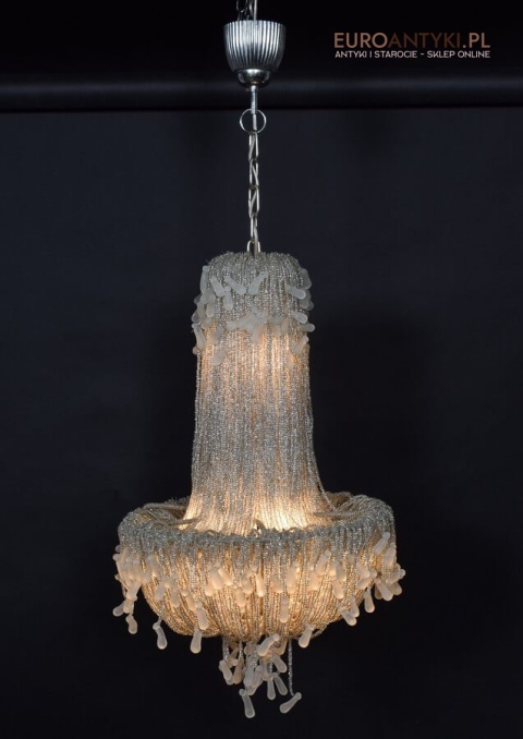 Żyrandol shabby chic glamour z koralików. Lampa sufitowa meduza. Oświetlenie vintage retro.