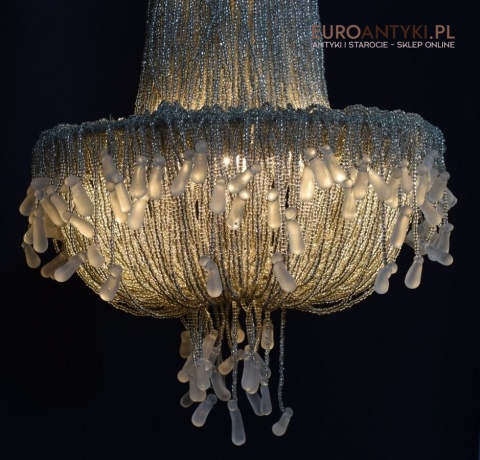 Żyrandol shabby chic glamour z koralików. Lampa sufitowa meduza. Oświetlenie vintage retro.