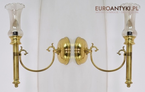 duże lampy na ścianę