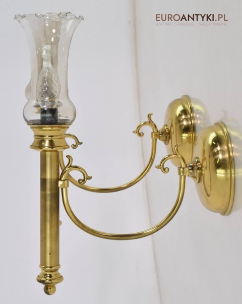 duże kinkiety z kloszami