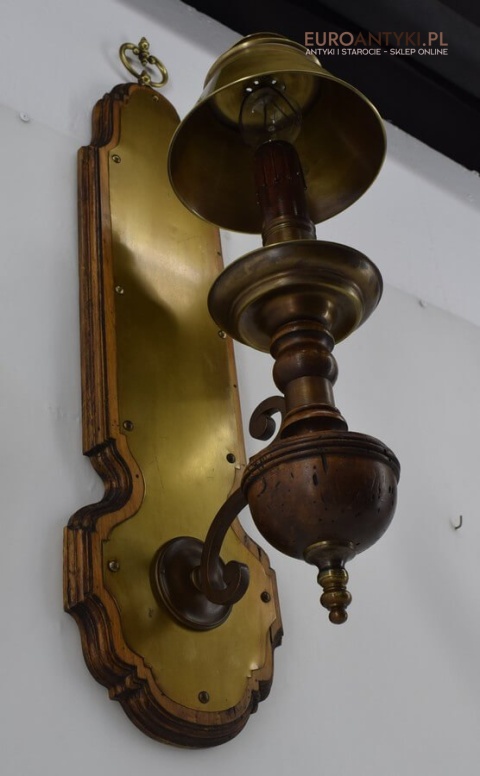 lampa na ścianę chesterfield