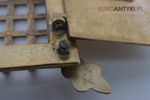 mosiężna krtakta drzwiowa