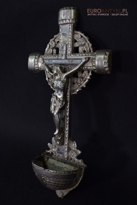 zabytkowy krzyż