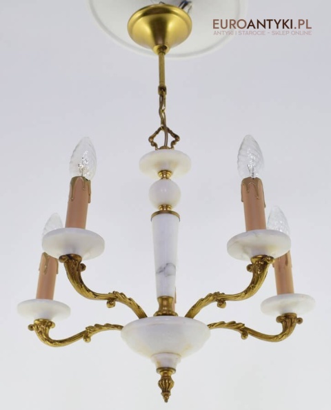 żyrandol z białego marmuru