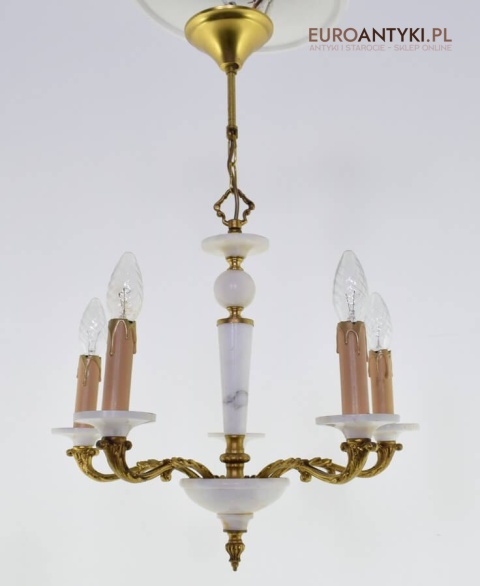 marmurowy żyrandol biały