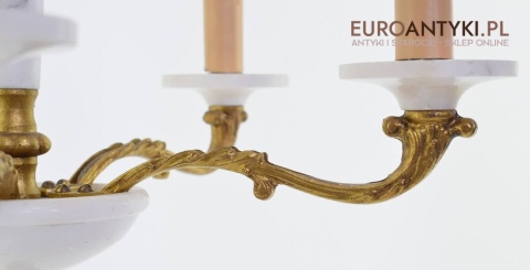 zabytkowy marmurowy żyrandol