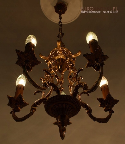 barokowy żyrandol