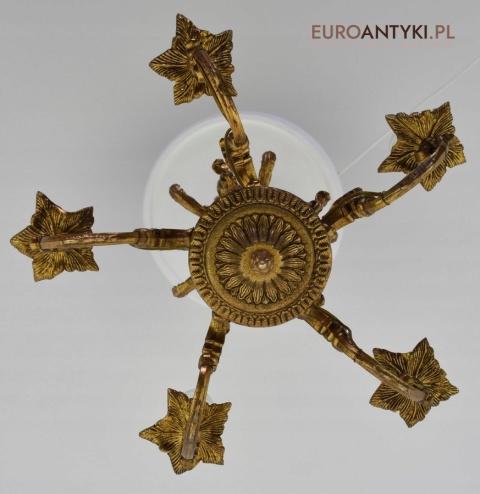 ekskluzywny żyrandol