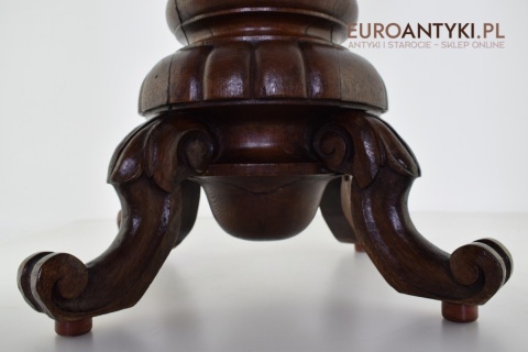 pałacowy wieszak stojący