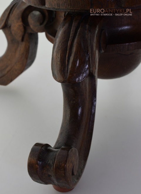 starodawny wieszak stojący