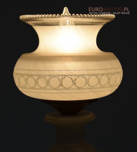 lampka stołowa marmurkowa z kloszem lampa babcina na stolik