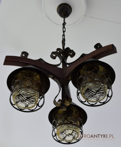 Lampa do zamku karczmy żyrandol do oberży knajpy rustykalne oświetlenie