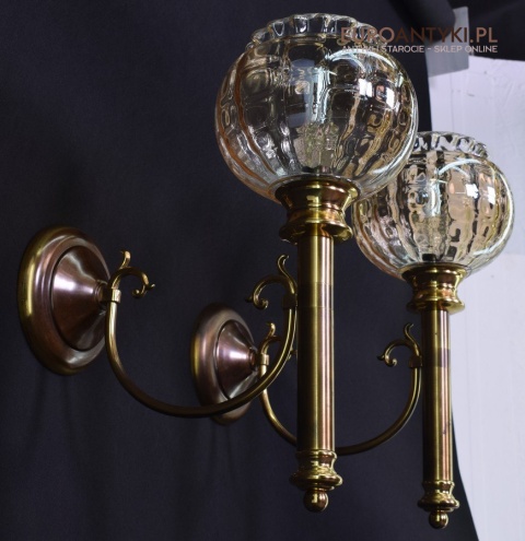Mosiężne zabytkowe kinkiety na korytarz lampki ścienne z kloszami