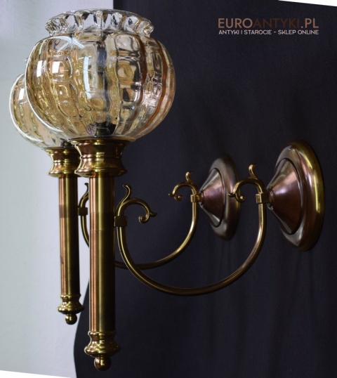 Mosiężne zabytkowe kinkiety na korytarz lampki ścienne z kloszami