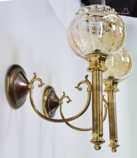 Mosiężne zabytkowe kinkiety na korytarz lampki ścienne z kloszami