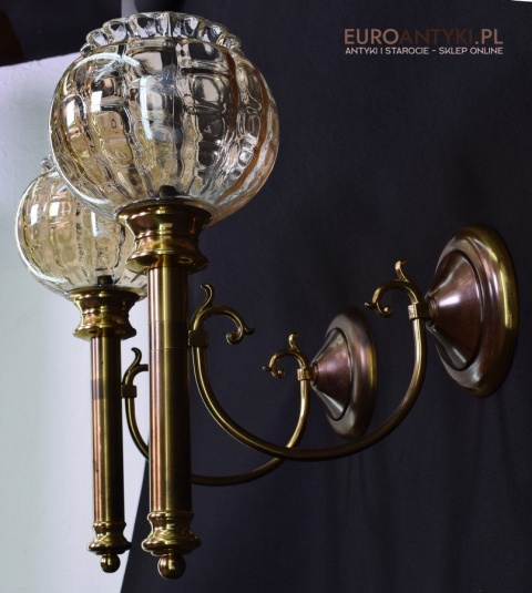 Mosiężne zabytkowe kinkiety na korytarz lampki ścienne z kloszami