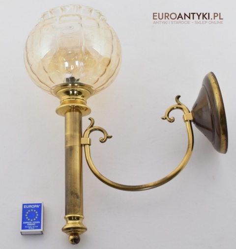 Mosiężne zabytkowe kinkiety na korytarz lampki ścienne z kloszami