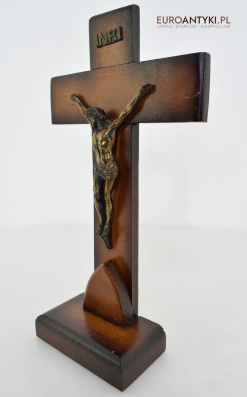 100 letnia pasyjka krzyż laciński stojący z Jezusem Chrystusem INRI antyk