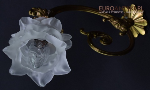 2 francuskie kinkiety mosiężne antyki z kloszami z formie kielichów kwiatowych