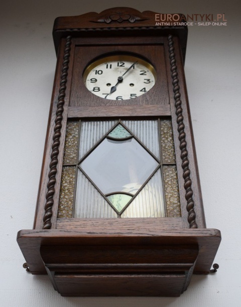 Muzealny zegar F.M.S. antyk odmierzający czas do dworu pałacyku