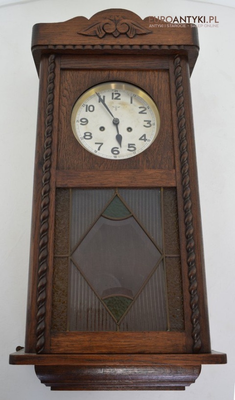 Muzealny zegar F.M.S. antyk odmierzający czas do dworu pałacyku