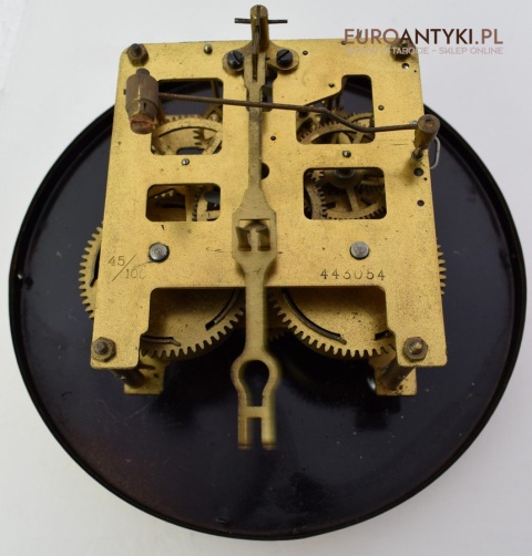 Muzealny zegar F.M.S. antyk odmierzający czas do dworu pałacyku