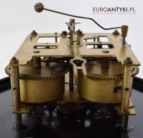 Muzealny zegar F.M.S. antyk odmierzający czas do dworu pałacyku