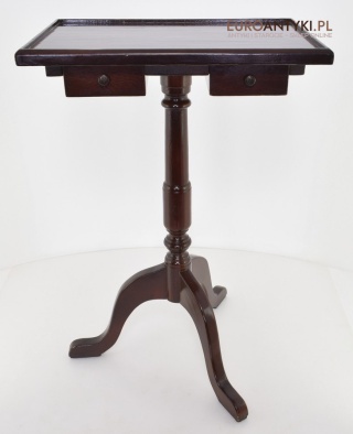 Zabytkowy stoliczek z szufladkami pomocnik antyczny do dworu pałacu