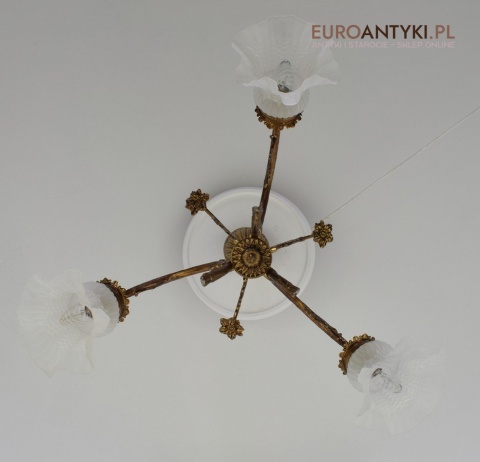 Florystyczna lampa sufitowa żyrandol trójramienny z kloszami zabytkowy dworkowy