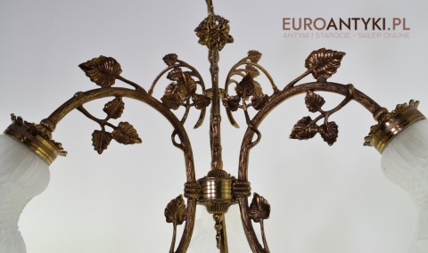 Florystyczna lampa sufitowa żyrandol trójramienny z kloszami zabytkowy dworkowy