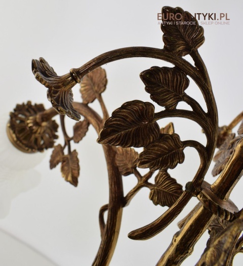 Florystyczna lampa sufitowa żyrandol trójramienny z kloszami zabytkowy dworkowy
