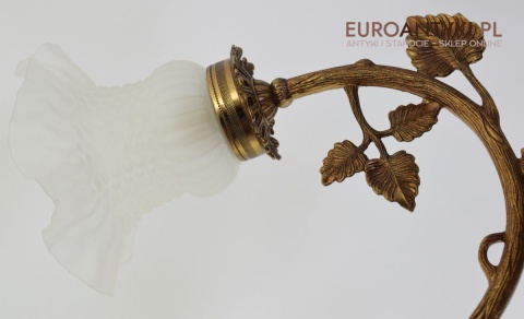 Florystyczna lampa sufitowa żyrandol trójramienny z kloszami zabytkowy dworkowy