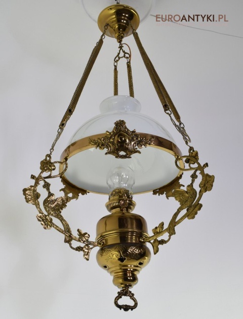 zabytkowa lampa naftowa