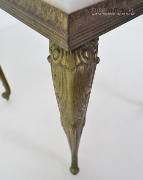 Onyksowy stoliczek ozdobny antyk nogi z masywnego mosiądzu