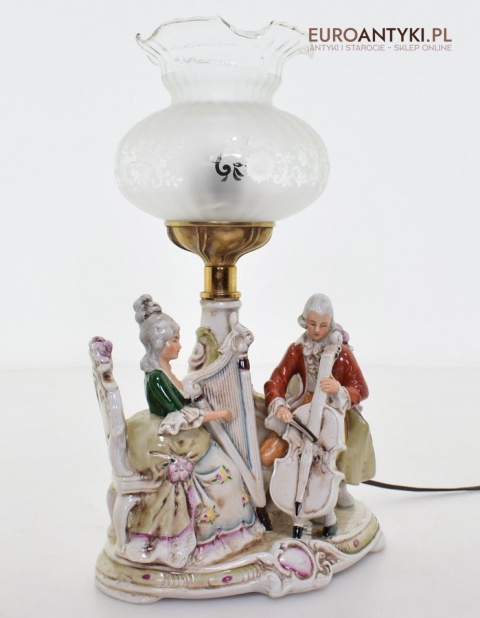 pałacowa lampka na stolik