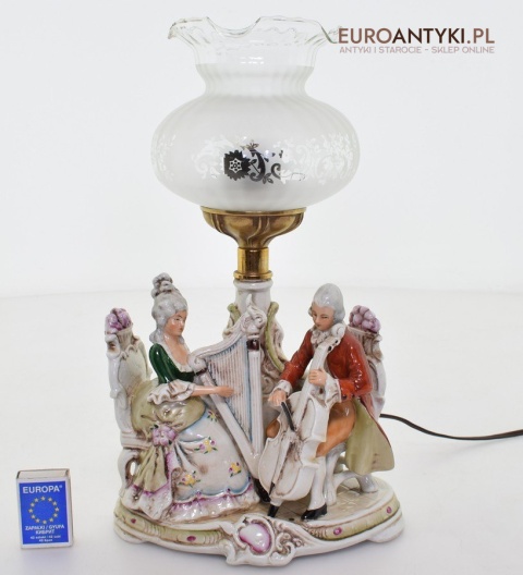 Pałacowa lampka na stolik porcelanowa lampa koncert dworski antyk