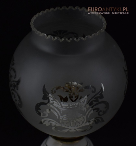 Retro lampka na stolik babcina lampeczka z różyczkami nostalgiczne oświetlenie