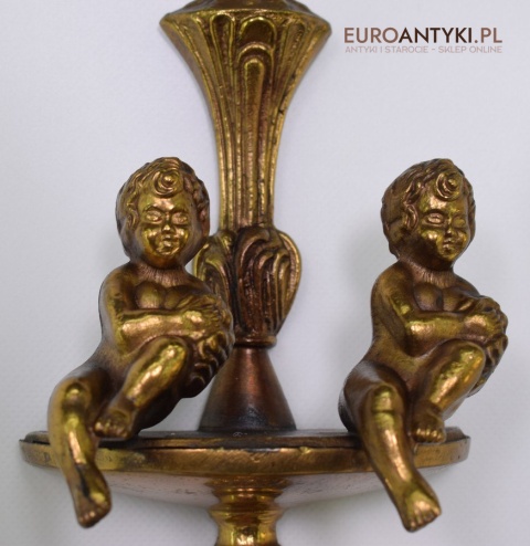 Zabytkowy kinkiet z cherubinkami lampka ścienna muzealna retro oświetlenie