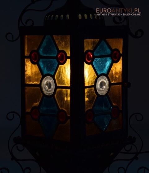 Antyczny lampion z witrażem lampka z lat 1900 muzealny okaz dekoracja vintage do domu