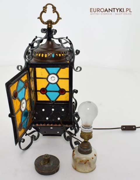 lampion z witrażem