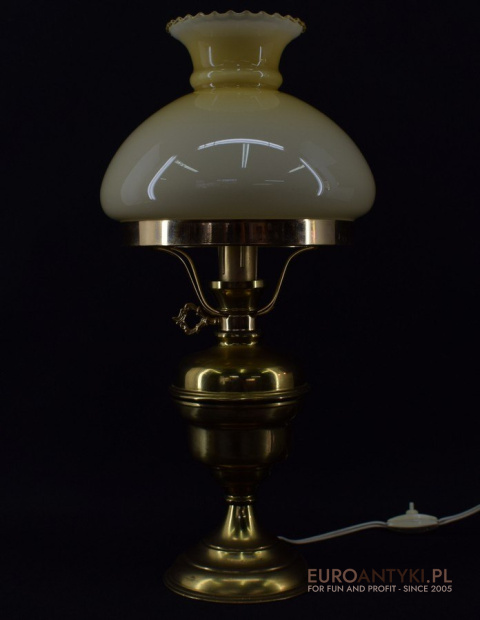 Nostalgiczna lampka mosiężna z miodowym kloszem lampa na stolik oświetlenie retro vintage