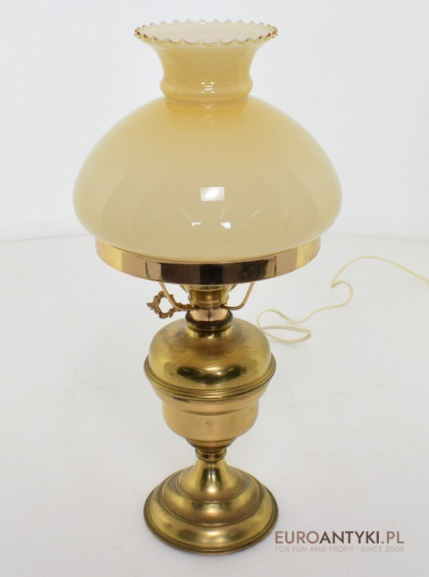 Nostalgiczna lampka mosiężna z miodowym kloszem lampa na stolik oświetlenie retro vintage