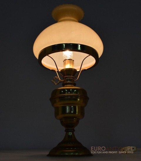 Nostalgiczna lampka mosiężna z miodowym kloszem lampa na stolik oświetlenie retro vintage