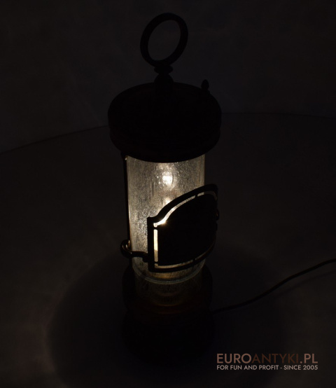 Rustykalna lampa stołowa szklany walec. Włościańska lampka. Nietypowe i unikatowe oświetlenie retro.