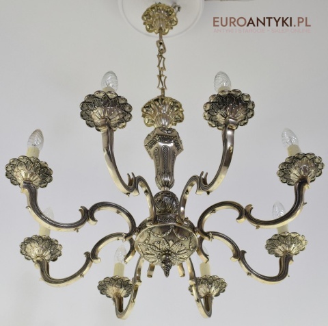 stary srebrny żyrandol