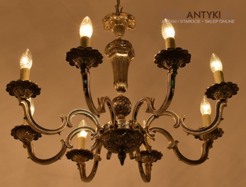 Srebrny żyrandol bogato zdobiony chandelier pałacowy kolor stare srebro zabytkowe oświetlenie antyk